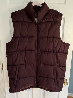 Old Navy Men’s Maroon Vest